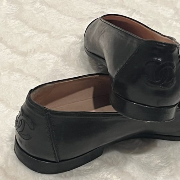 Vintage CHANEL Black Leather Cap Toe Flats - Picture 10 of 16